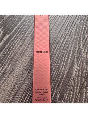 Tom Ford Rose Oil Tint Lip Balm in Rose Oil Tint Pink